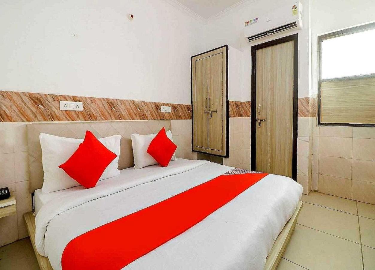 Collection O 81235 Hotel Aashiyana Nueva Delhi Exterior foto